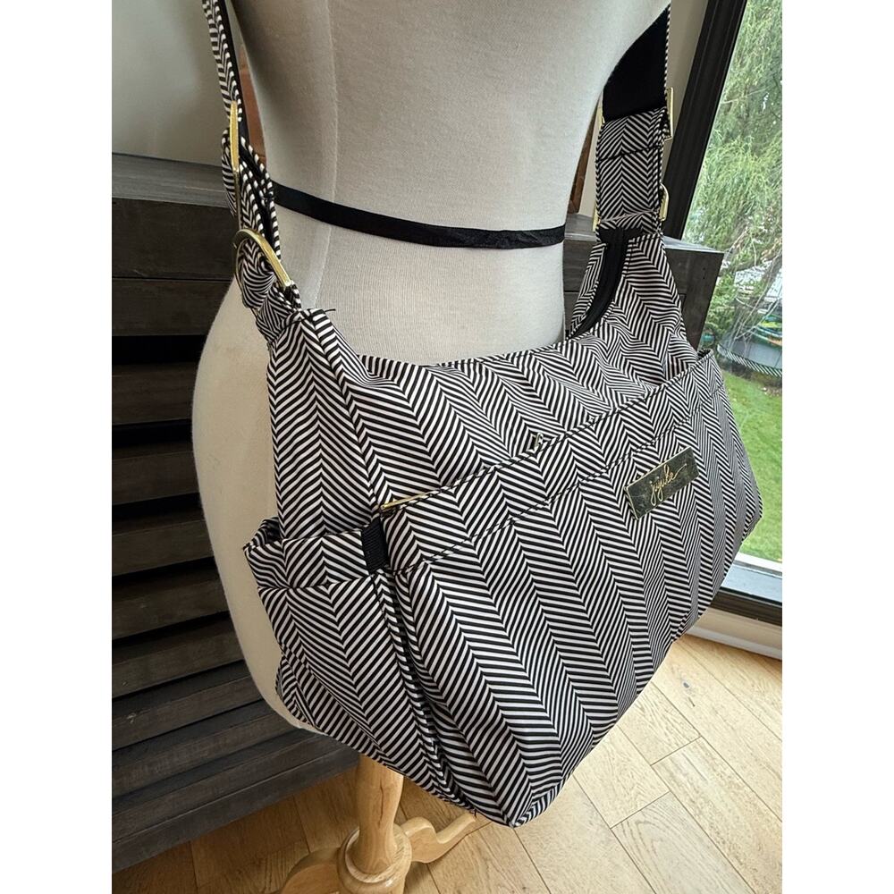 JuJuBe HoboBe Diaper Bag Onyx Black Magic Chevron Crossbody Shoulder Bag NWOT - Picture 4 of 15